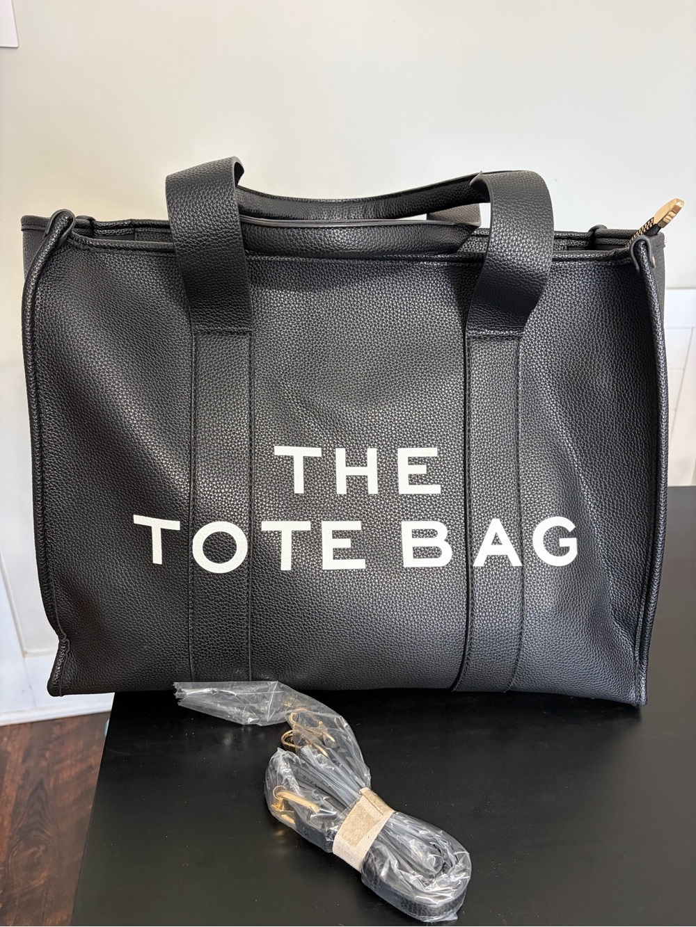 THE TOTE BAG Black Leather Tote - Unbranded